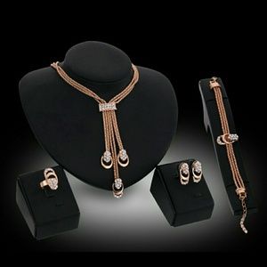 4PC Necklace Set Sum Sets are $8.ea♡$12.ea♡ $18.ea